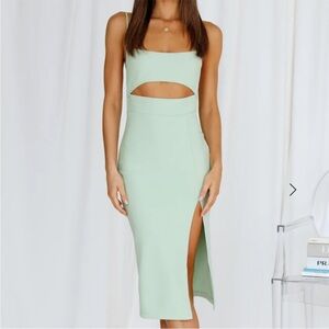 NWT Hello Molly Swerve Through Dress
Mint Green Size 8